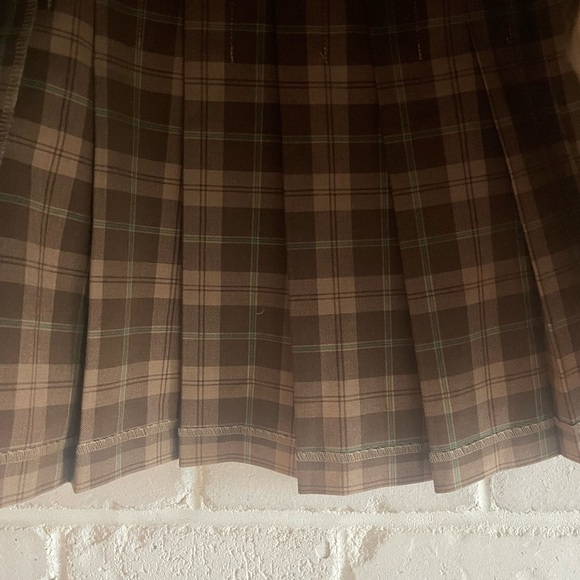 Sunday Best Plaid Pleated Kilt Skirt, Size 6. - Picture 4 of 6